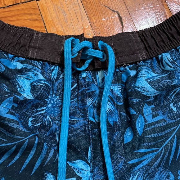 TWO Pacific Scene Men’s Lined Swim Trunks - Picture 4 of 16